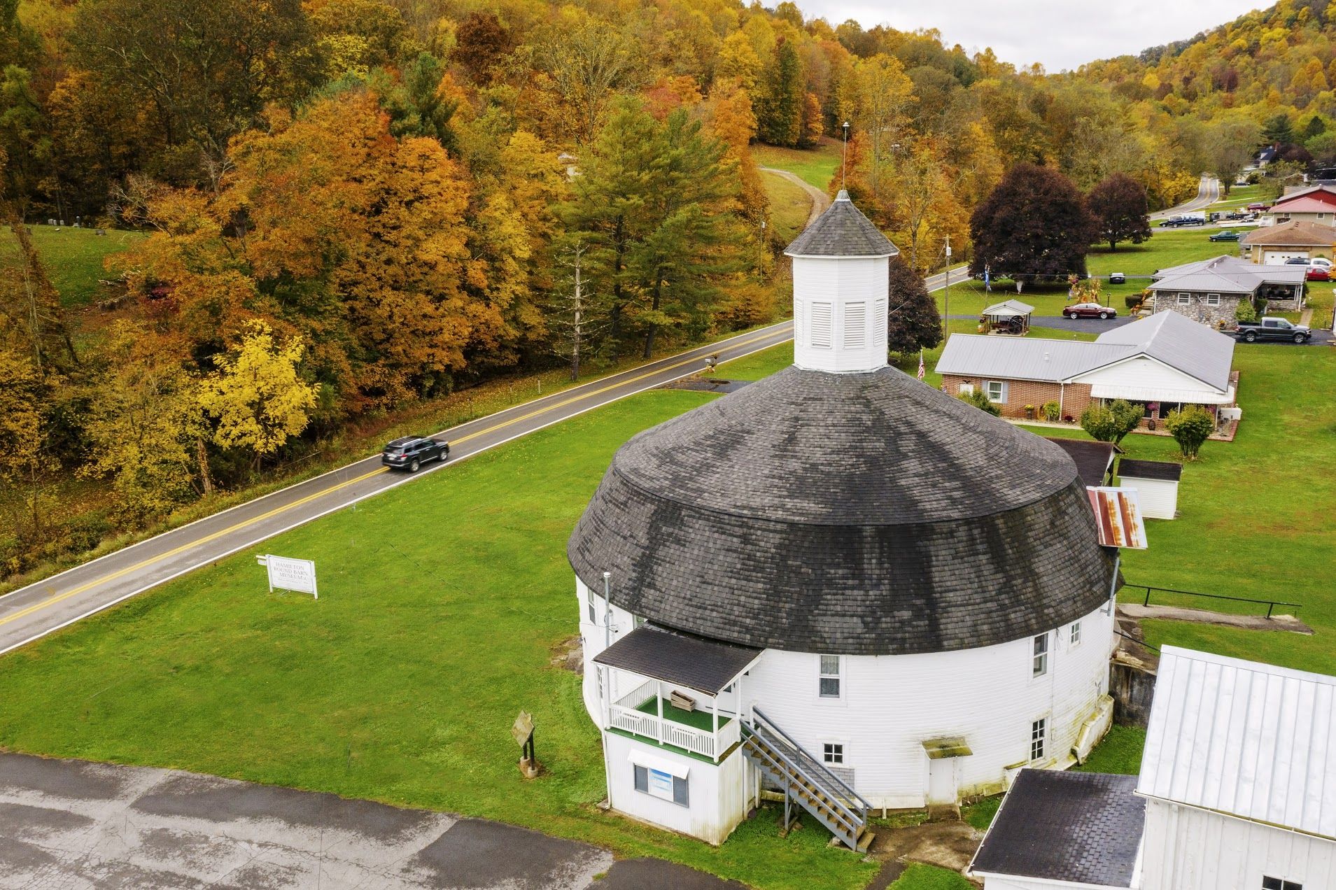 The Enchanting Beauty of the Hamilton Round Barn